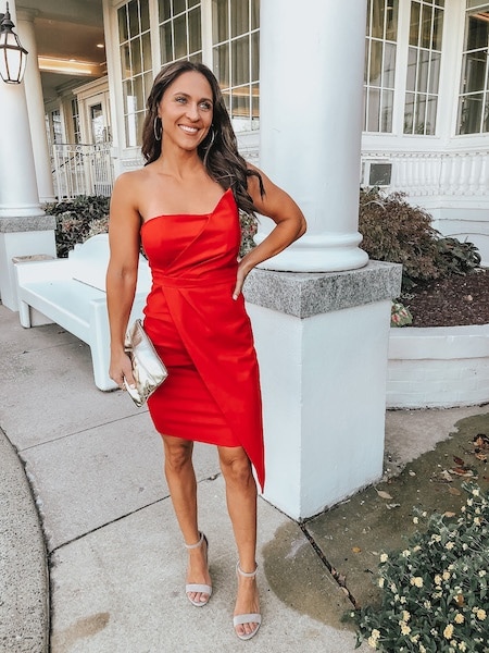 red dress with nude heels